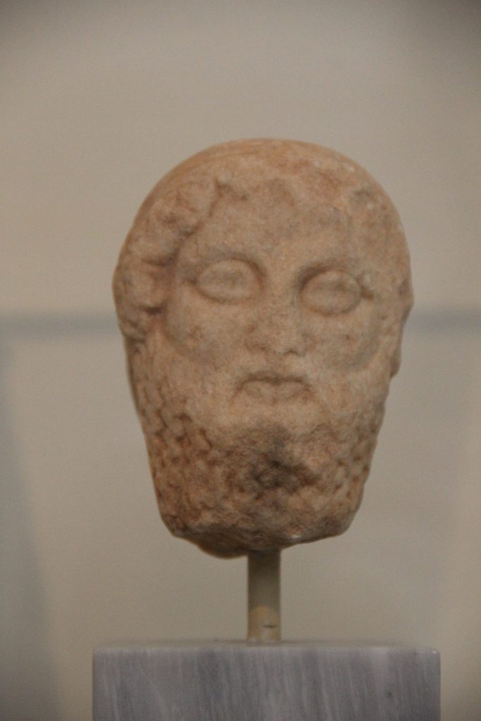 Testa in marmo pentelico di Zeus, arte greca antica (circa 480 a.C.)